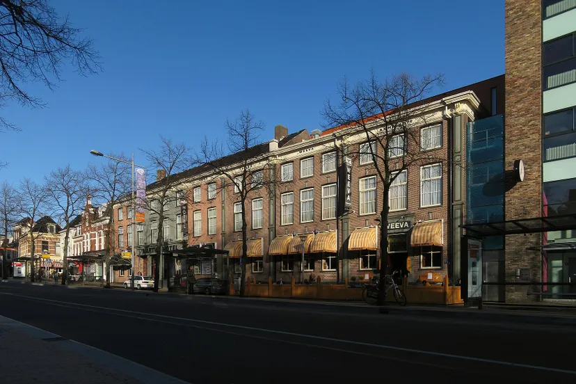 hotel weeva cc by sa 30 wikipedia commons wutsje