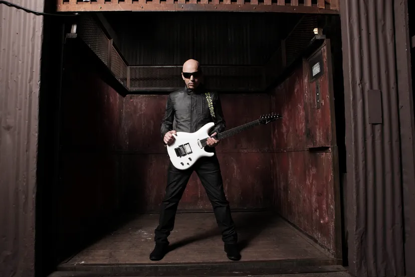 joe satriani main pr shot1