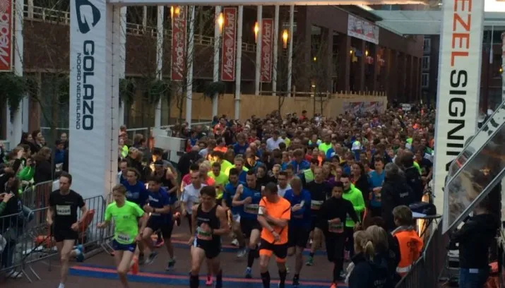 knipsel1 715x408 foto nacht van groningen