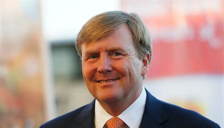 koning bezoekt gedupeerden aardbevingen 715x408 anp