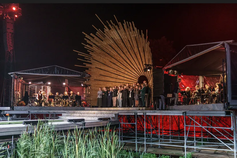 koor met orkest bij ripperda in 2023 zummerbuhne reyer boxem