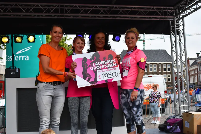 lrg201810 ladiesrun 2018 pink ribbon