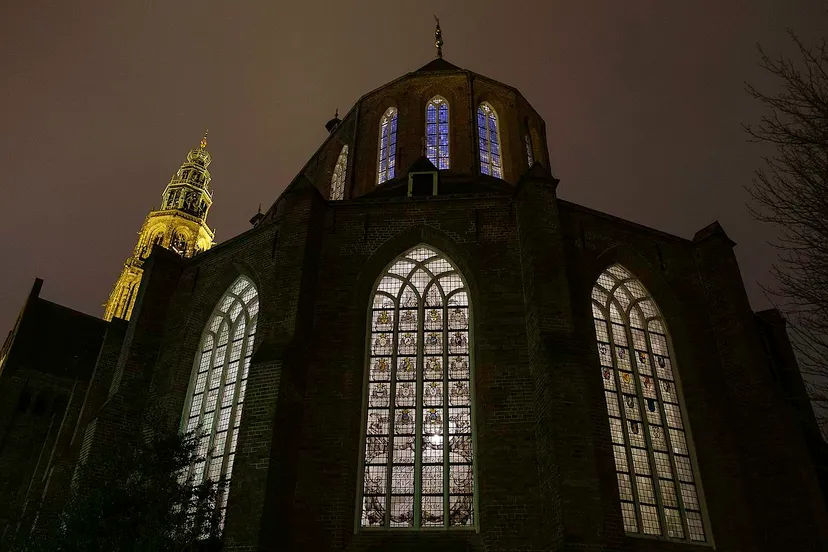 martinikerk buitenzijde bij avond 2 cc by sa 40 hardscarf