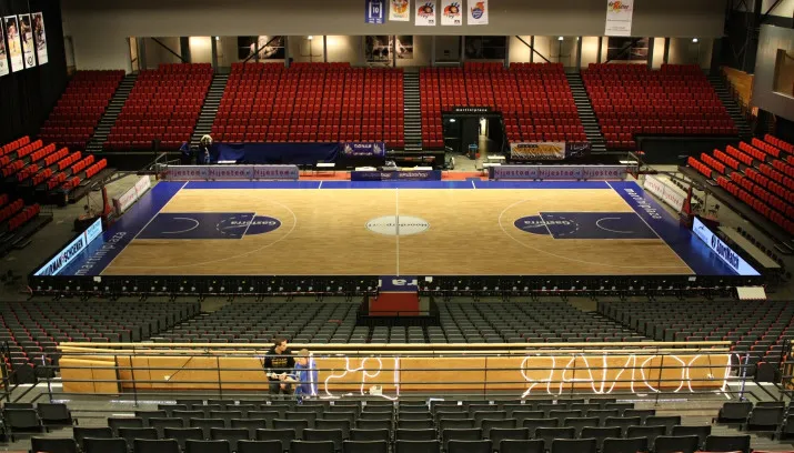 martiniplaza topsporthal cc bysa 30 zanderz 715x4081