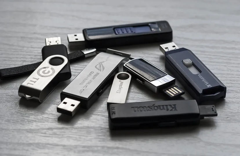memory stick 1267620 960 720
