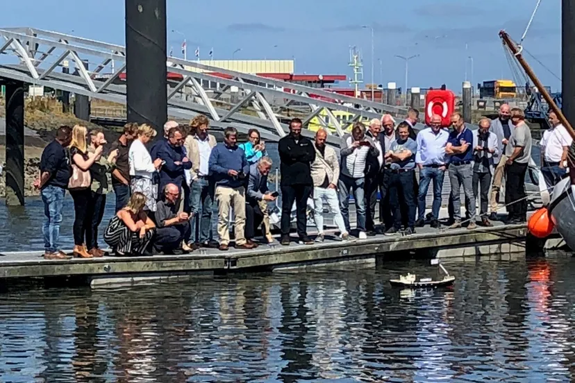 miniatuurschip op waterstof