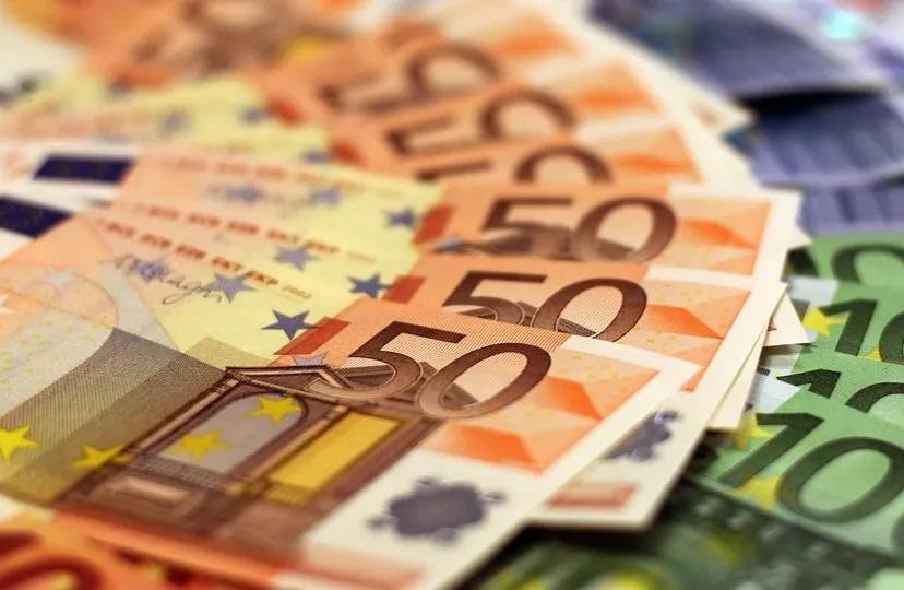 money 1005476 960 720 e1538739656967