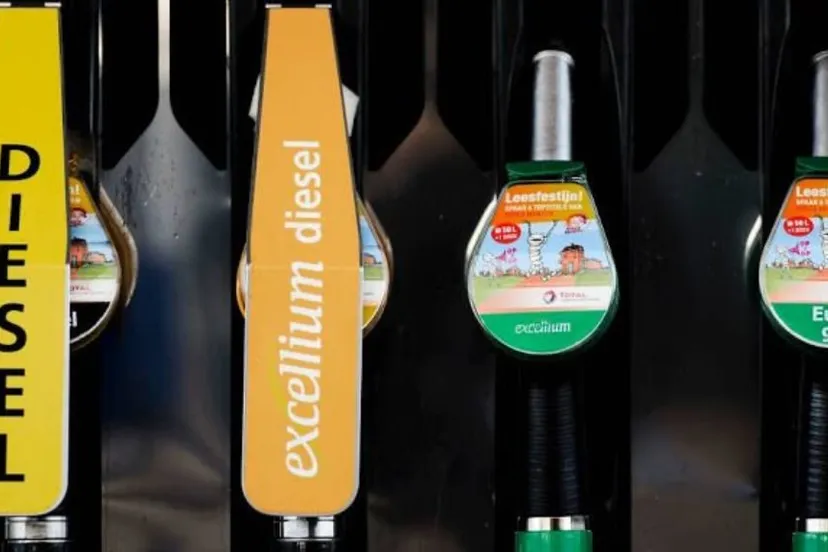 nieuwe benzinelabels aan de pomp e1539336229364