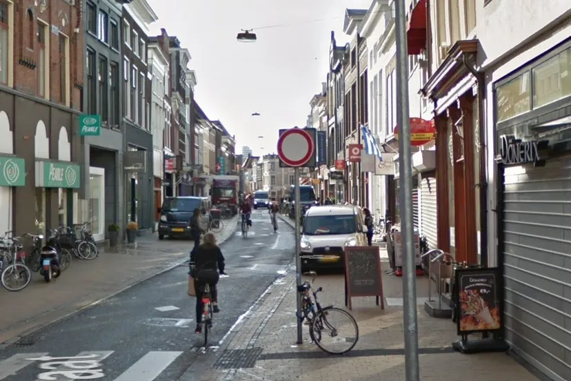 oosterstraat venstertijden busjes etc