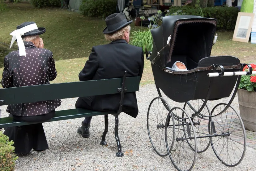 opa en oma met kinderwagen 1 historische dagen landgoed verhildersum leens 1