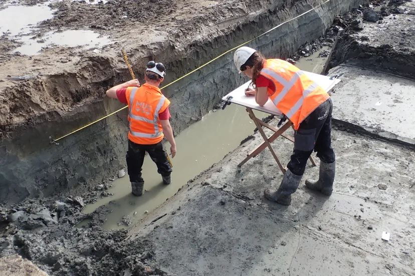 oude fivel in beeld bij archeologisch werkzaamheden 1 gemeente groningen