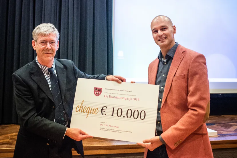 prijsuitreiking stichting beatrixoord noord nederland printsize 1003 1