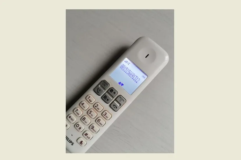 raar telefoon buitenland