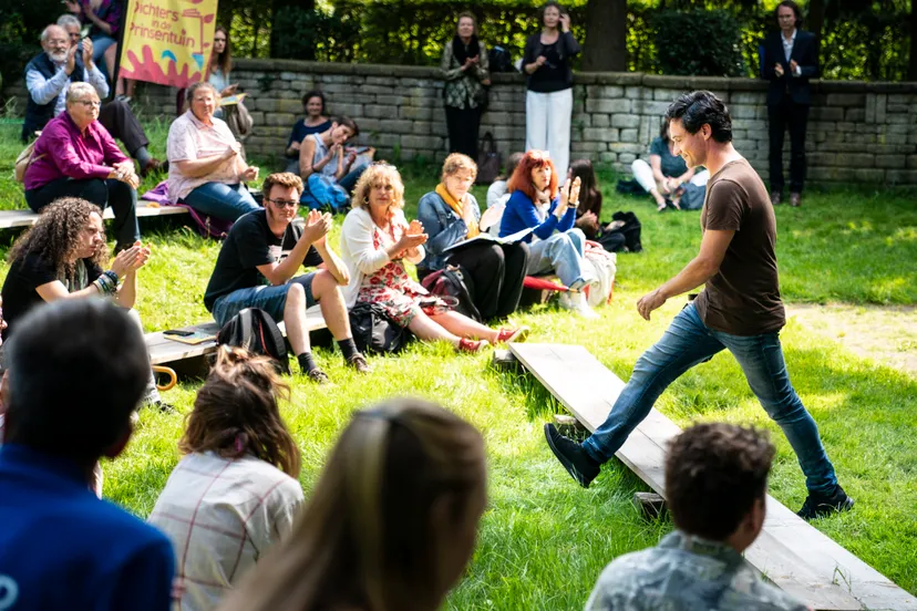 rbf06651 dichters in de prinsentuin reyer boxem