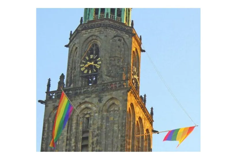 regenboogvlag martinitoren coming outdag