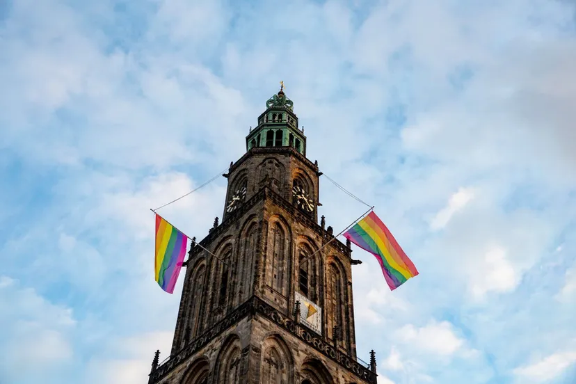 regenboogvlag martinitoren