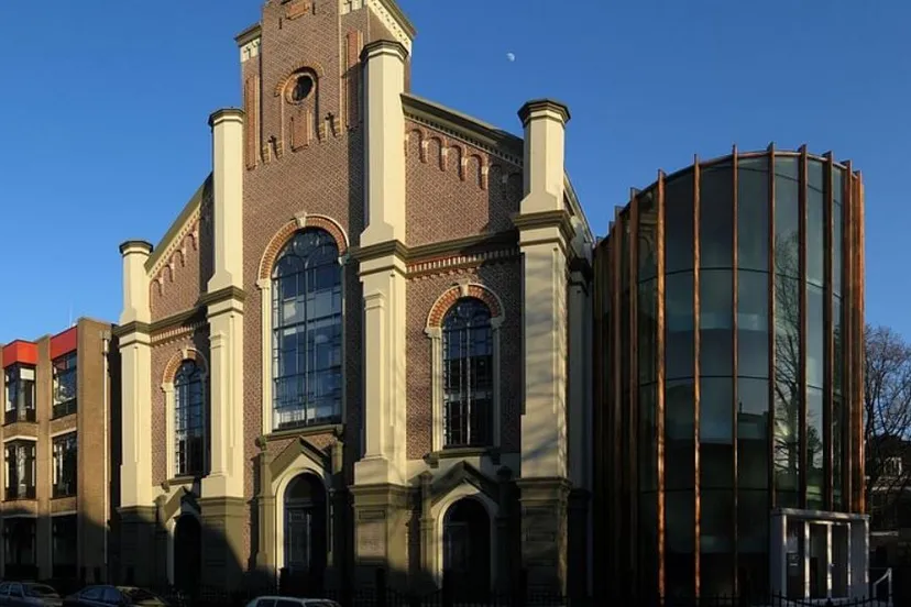 remonstrantse kerk wutsje cc by sa 30 wikipedia commons