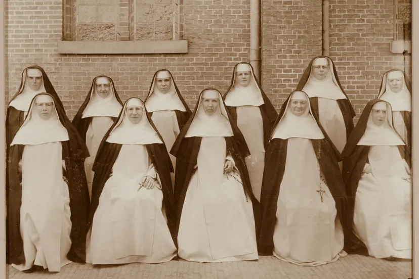 rp f f02874 talkshow onder de vulkaan over genade