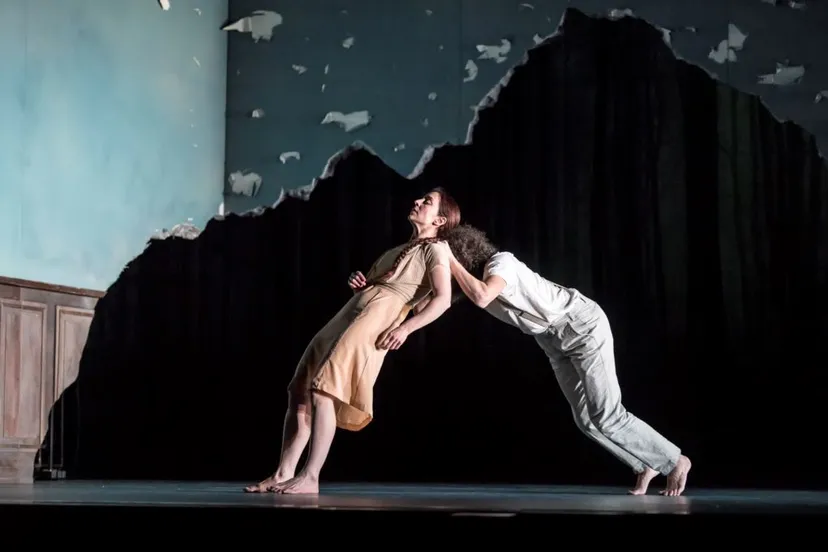 scne uit de dansvoorstelling broos andreas terlaak