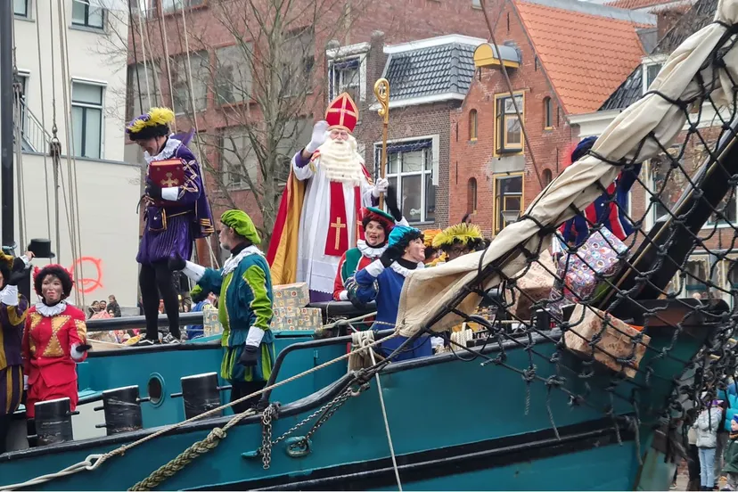 sint stoomboot pieten