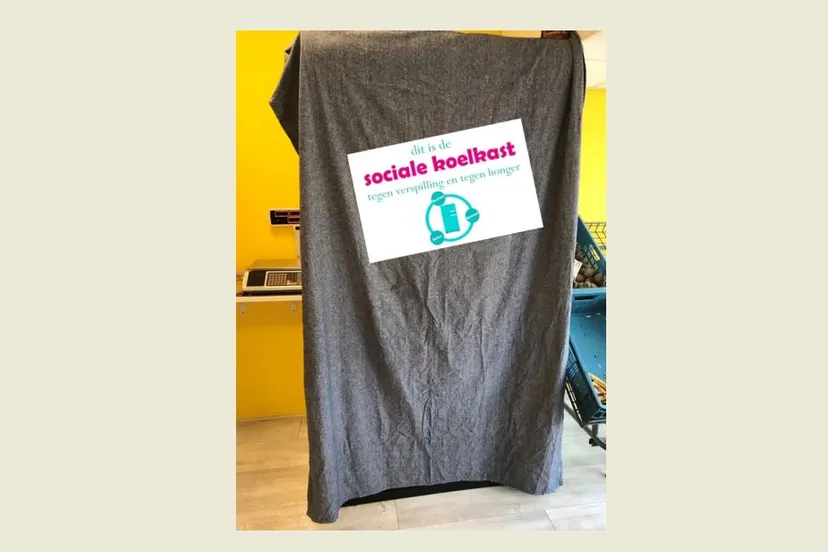 sociale koelkast in doek fruitcaf de helpende hand1