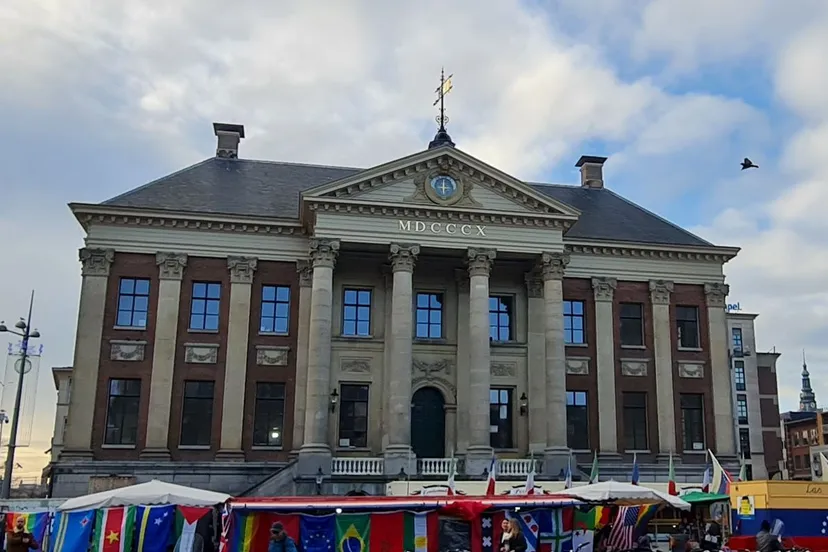 stadhuis nieuw geverfd aanpak