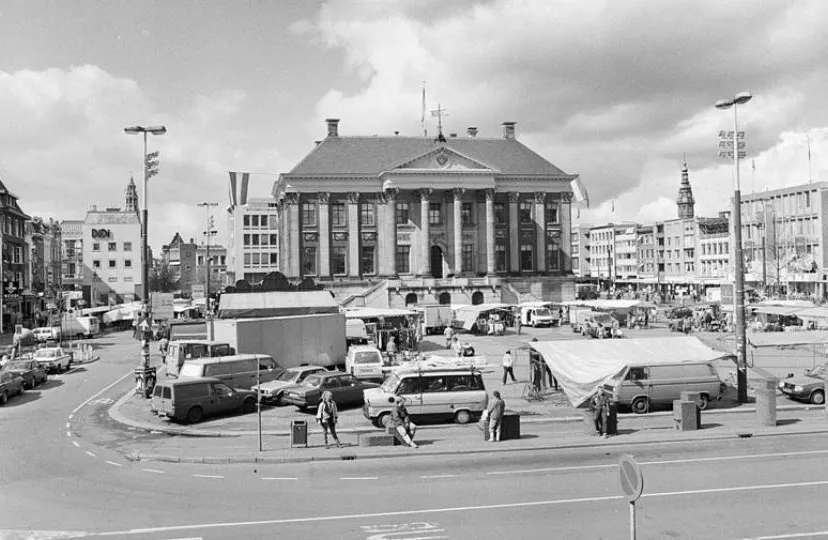 stadhuis overzicht met grote markt ccbysa 40 rijksdienst voor het cultureel erfgoed