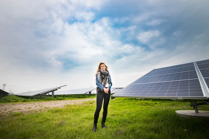 student kristy met haar zonnepaneel2