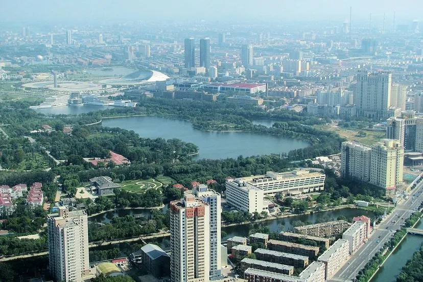 tianjin tv tower 1 tianjin museumsmall2008 08 cc by sa 30 netopyr e