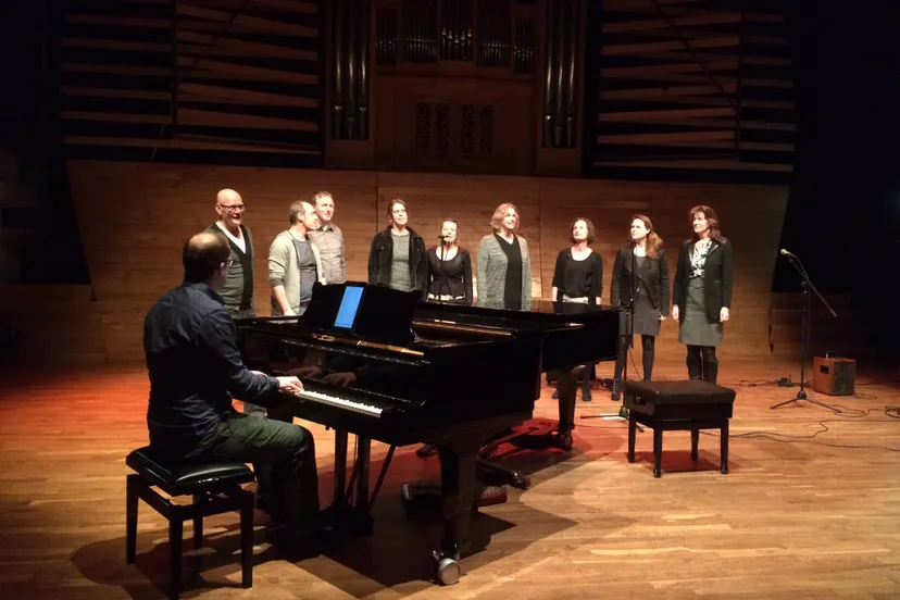 vocalips open podium