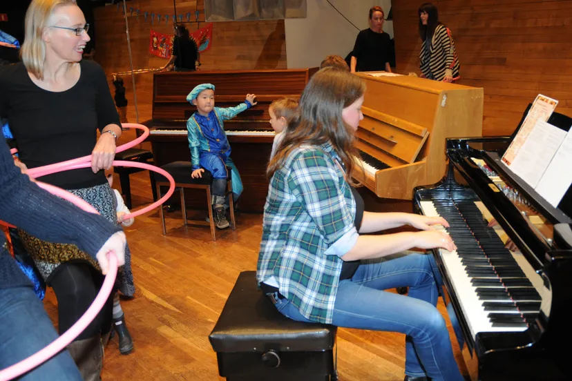 vrijdag persfoto gratis proeflessen peuterswing en suzuki twinkle stars