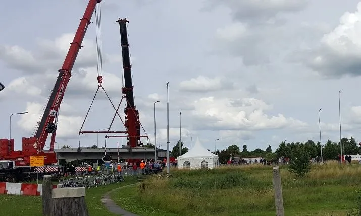 weghalen brug oostersluis1