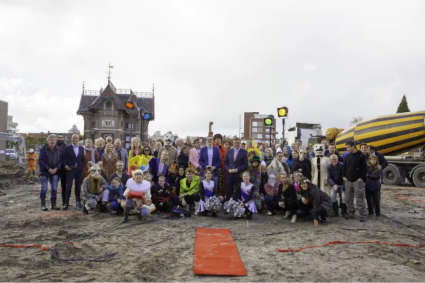 wethouders starten bouw kunstwerf