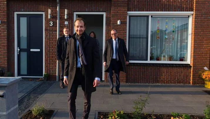 wiebes vertrek alders op ongelukkig moment 715x408