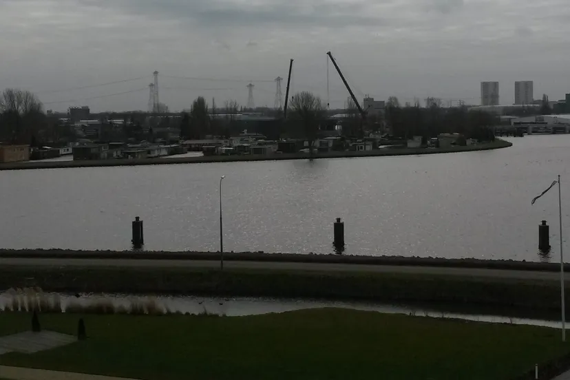 woonschepenhaven gedraaid