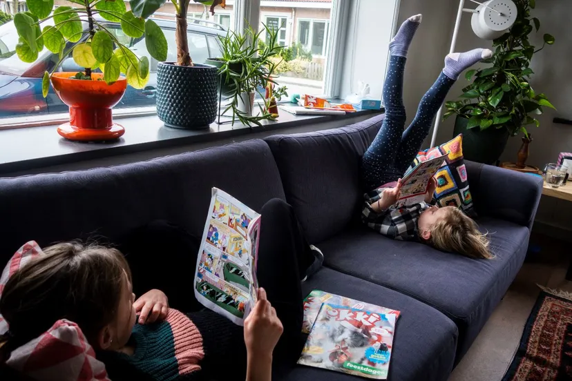 zusjes thuis stella dekker