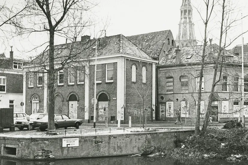 kleine der a met reitemakersrijge en urinoir 1987 foto elmer spaargaren groninger archieven 1