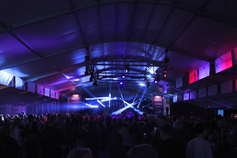 spring eenrum tentfeest groningen
