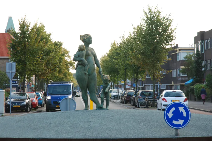 kinder op rotonde foto harry fierkens