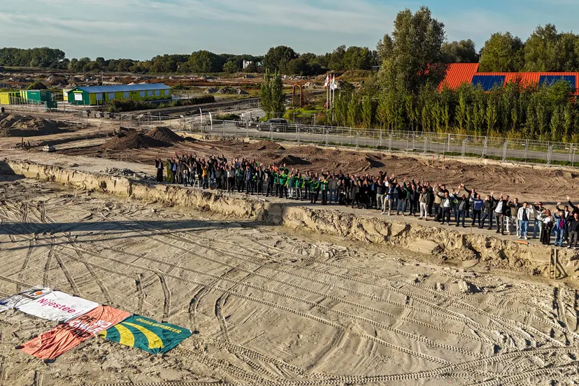 Start bouw met het hele team