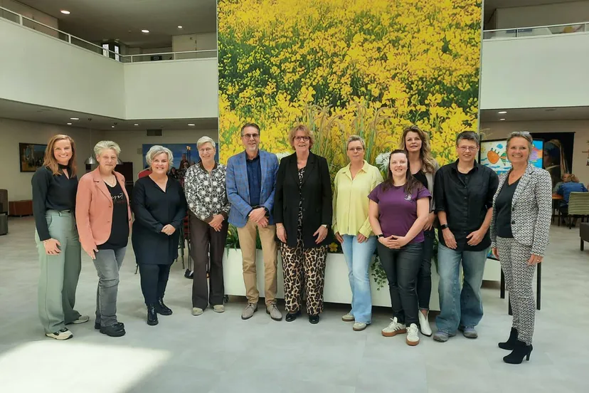 Groepsfoto Onderwijs en zorg werken samen aan competentiegericht leren