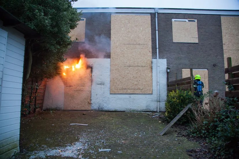 20170308 nieuwsfoto brand sloopwoningen 06