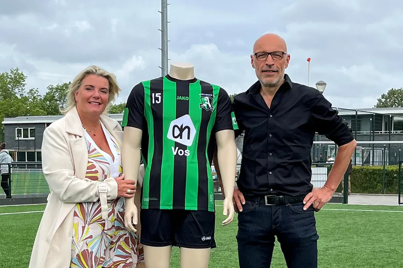 220521foto contractondertekening shirtsponsoring