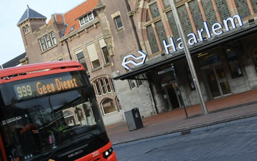 3z1a3081 bus station haarlem wim meijer fotografie 915x518 1
