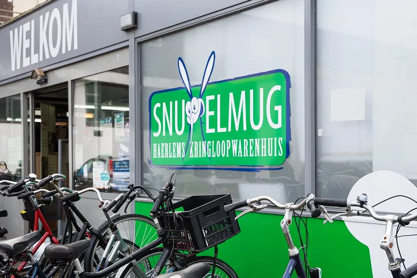 kringloopwarenhuis snuffelmug haarlem foto judith cappon