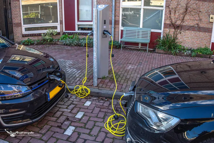 laadpaal haarlem charles duijff