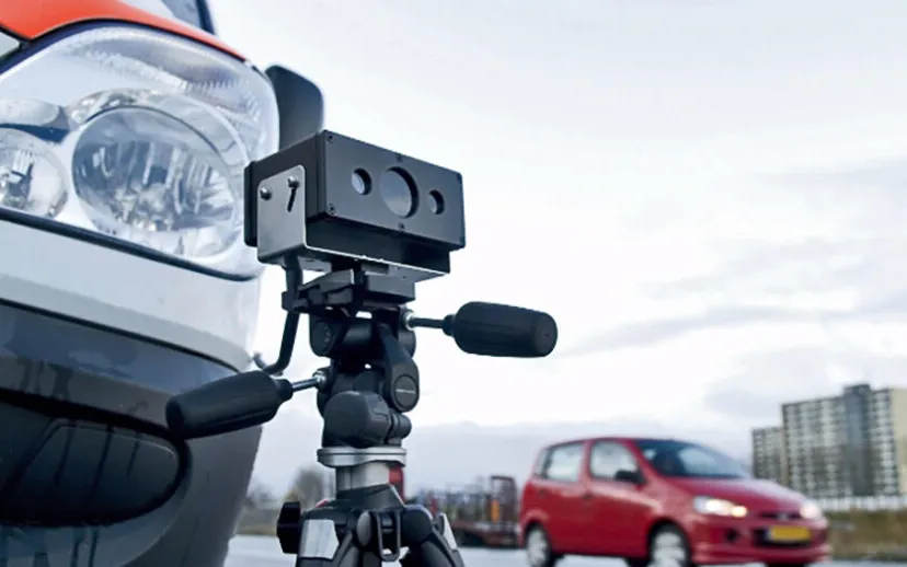 lasercontrole op snelheid politie 915x518 1