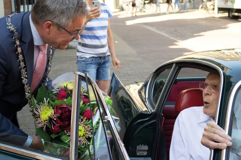 meneer barleeus ontmoet burgemeester wienen fotocredits marijke visser in the picture