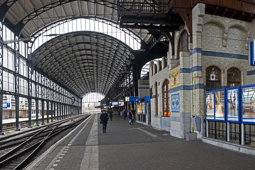 naamloos panorama1 station haarlem