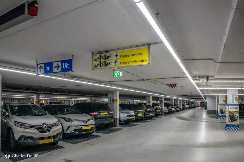 parkeergarage inside